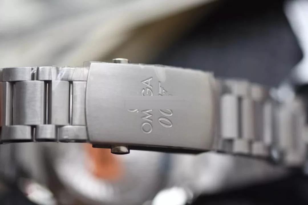 Evrim tarihi: VS Factory Omega 8500 entegre mekanizmayı piyasaya sürdükten bir yıl sonra, kendi üretimi mekanizmayı taşıyan ilk model "Spectre 007" karşılaştırmalı incelemesine yeniden bakış — 17. fotoğraf