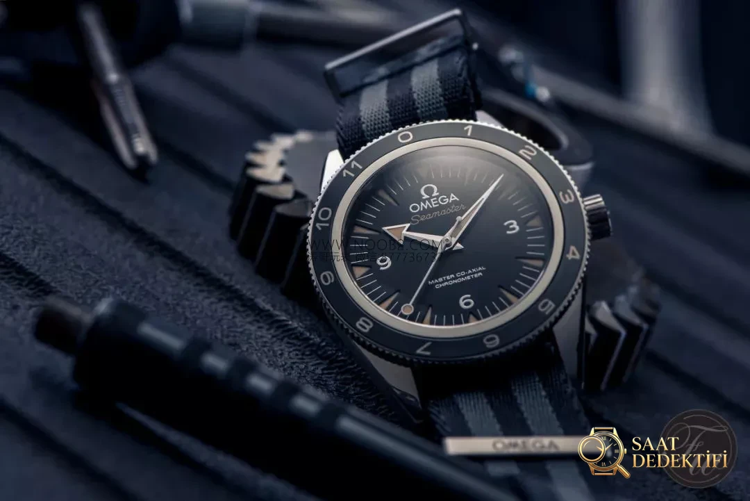 Evrim tarihi: VS Factory Omega 8500 entegre mekanizmayı piyasaya sürdükten bir yıl sonra, kendi üretimi mekanizmayı taşıyan ilk model