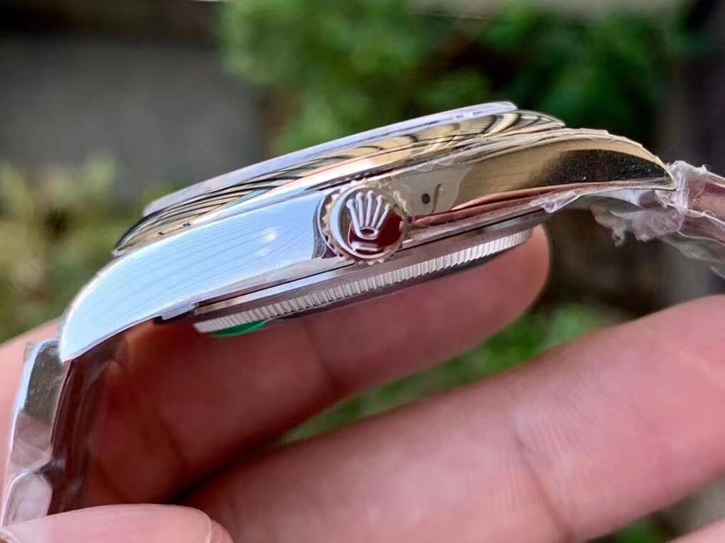 Replika Rolex Oyster Perpetual 41mm Kurma Kolu