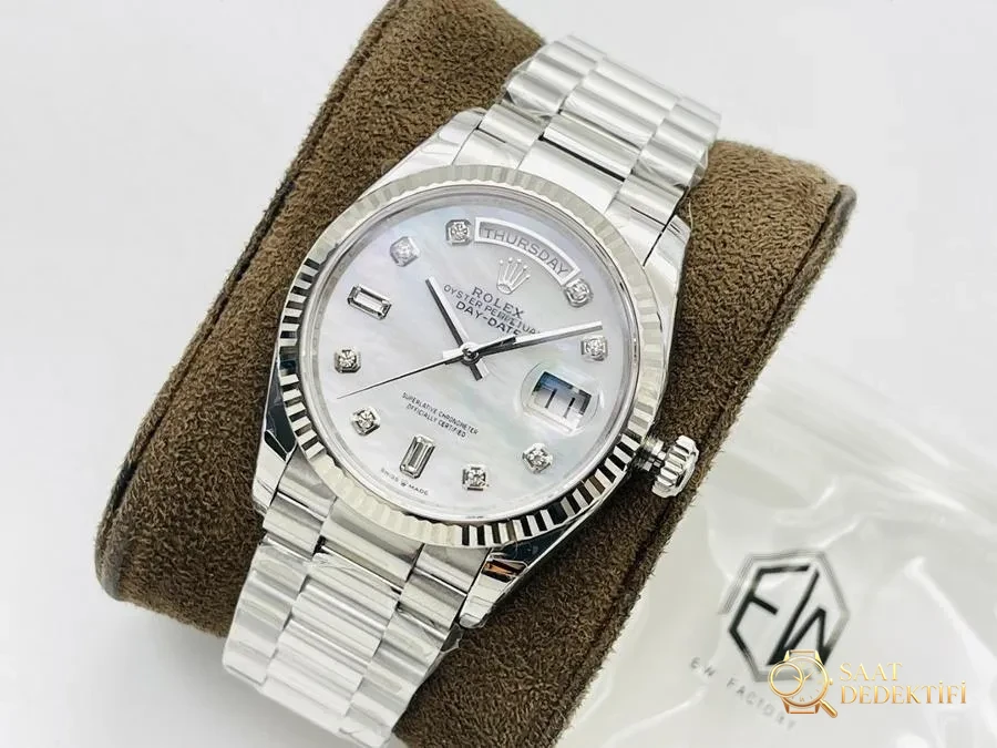 EW Factory Rolex Day-Date 40 mm 3255 mekanizmalı (beyaz kadran) saat incelemesi - Kadran Detayı ve Bezel İşçiliği