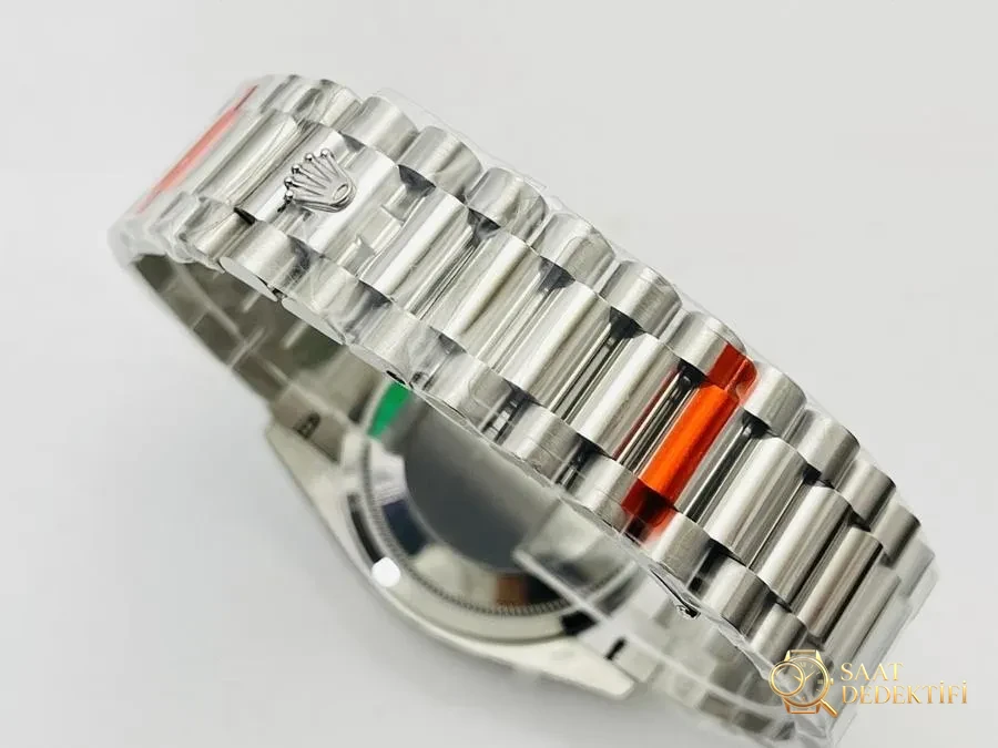 EW Factory Rolex Day-Date 40 mm 3255 mekanizmalı (beyaz kadran) saat incelemesi - Klips Kilidi ve Lazer Damgalar