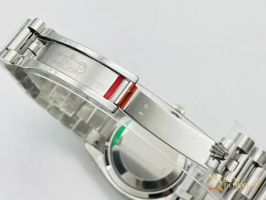 EW Factory Rolex Day-Date 40 mm 3255 mekanizmalı (beyaz kadran) saat incelemesi - Bilekte Duruş ve Kasa Orantısı