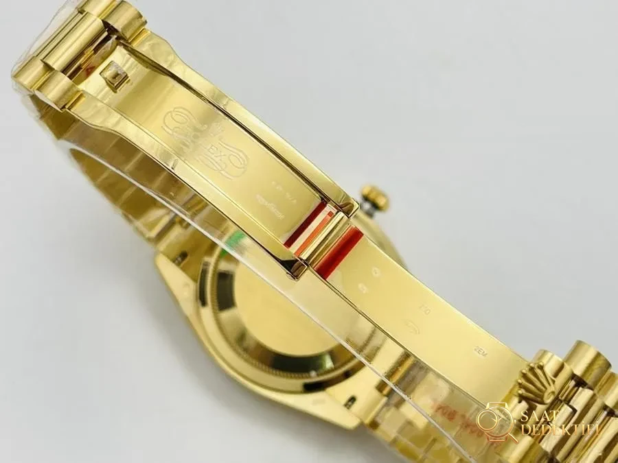 EW Factory Rolex Day-Date 40 mm serisi 3255 mekanizma (18K elmas kakmalı yeşil kadran) saat incelemesi - Bilekte Duruş ve Kasa Orantısı
