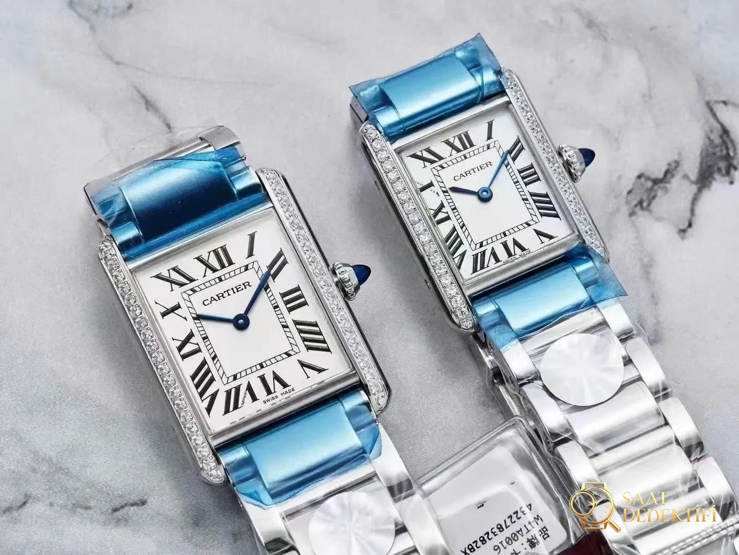 F1 Factory Cartier Tank MUST de Cartier kuvars mekanizma - Arka Kapak ve Mekanizma Detayı