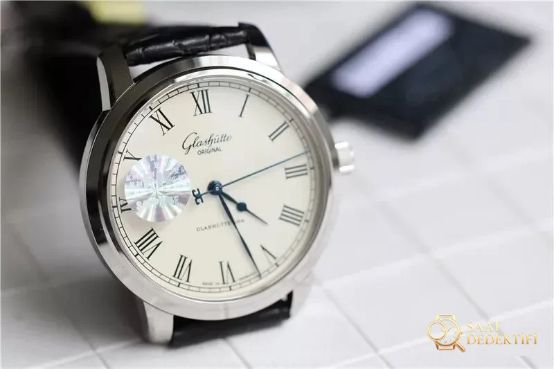 FK Factory Glashütte Original tarihsiz Senator serisi 39-59 replika saat en yeni versiyon: gerçek-replika karşılaştırması ve orijinal inceleme - Yan Profil ve Kordon Bağlantısı