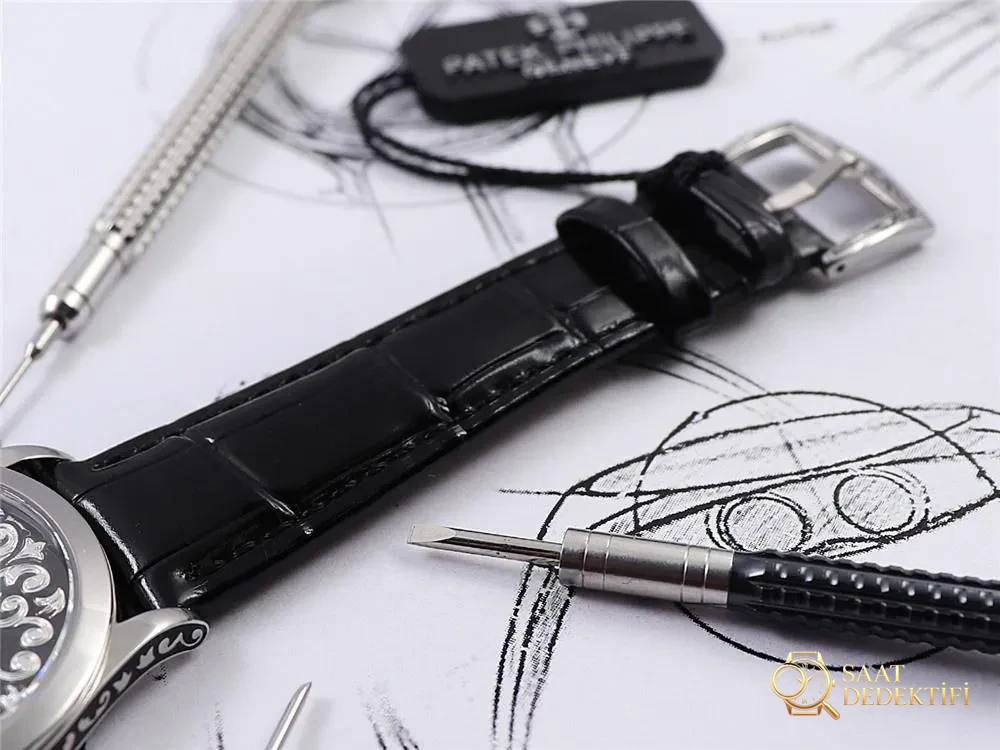FL Patek Philippe 5088/100P Engraved Wristwatch - Tachymeter Scale and Printing Sharpness