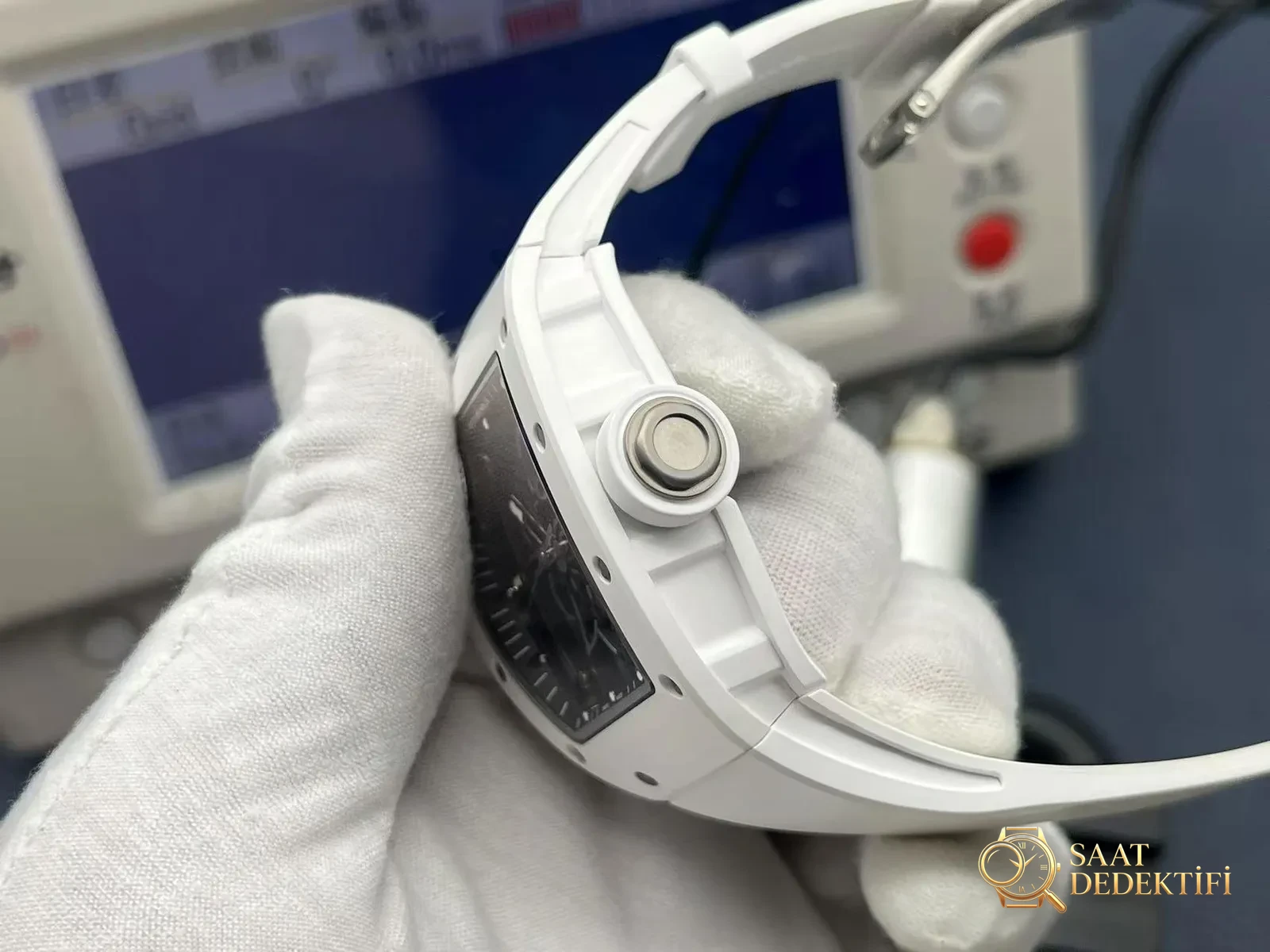 Geleneği Yıkan Yeni Nesil Saat Kralı: ZF Factory Richard Mille RM-055 V3 Beyaz Efsane Karşınızda! - Klips Kilidi ve Lazer Damgalar