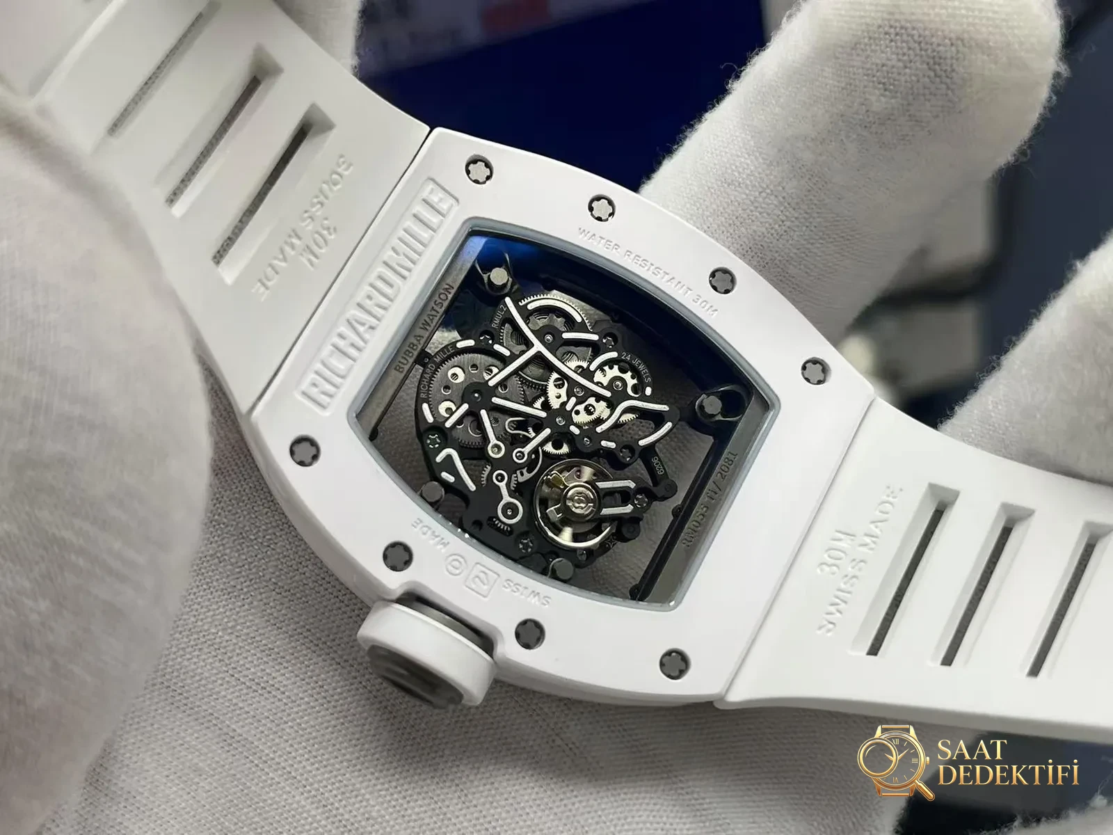 Geleneği Yıkan Yeni Nesil Saat Kralı: ZF Factory Richard Mille RM-055 V3 Beyaz Efsane Karşınızda! - Bilekte Duruş ve Kasa Orantısı