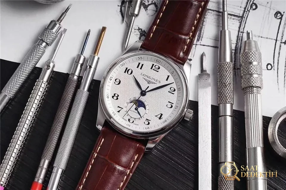Gerçek-replika incelemesi: 2019 yeni GS Factory Longines Master Collection ay evreli, orijinaliyle karşılaştırma — almaya değer mi? - Yan Profil ve Kordon Bağlantısı