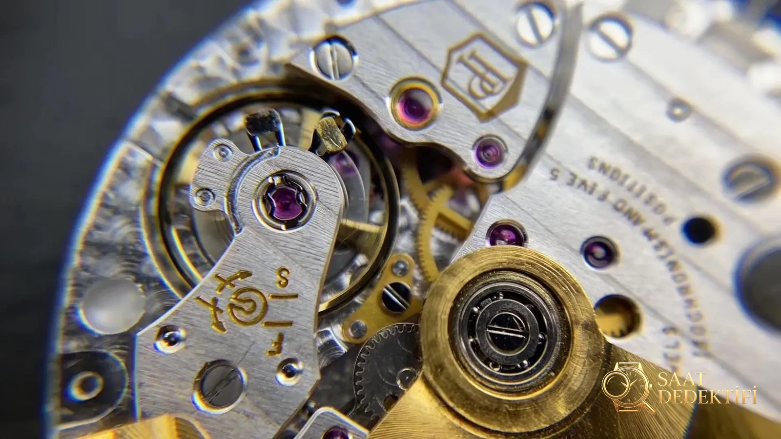 Gerçek-replika karşılaştırması: 3K Factory Patek Philippe 5167 replikasının 324 tek parça mekanizması orijinaline göre nasıl? - Kadran İbreleri ve Saniye Akışı