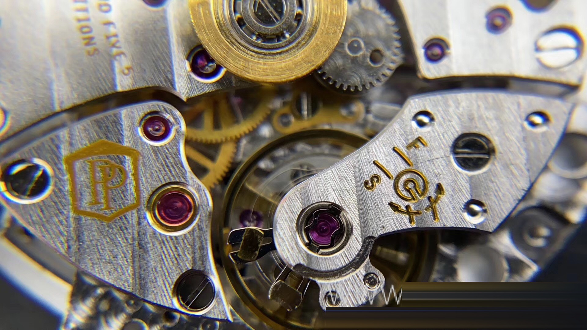 Gerçek-replika karşılaştırması: 3K Factory Patek Philippe 5167 replikasının 324 tek parça mekanizması orijinaline göre nasıl? — 19. fotoğraf