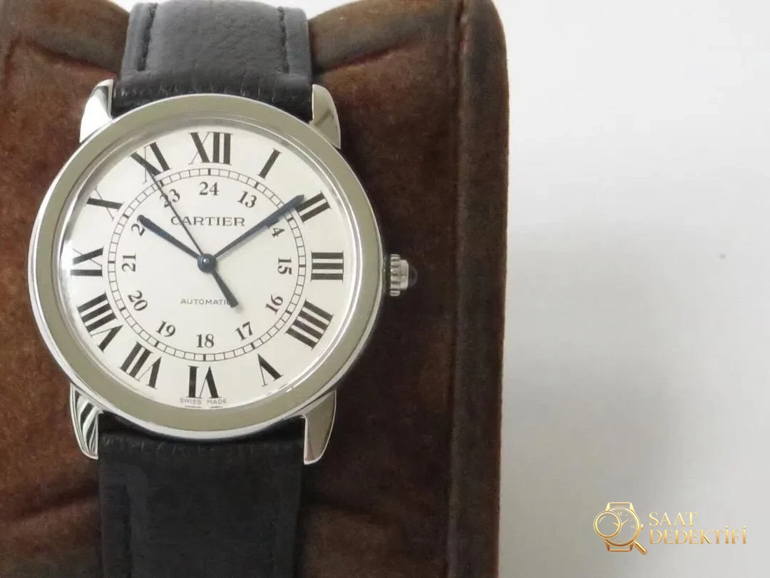 Gerçek-Replika Karşılaştırması: A8 Factory Cartier Ronde Solo 36 MM Uniseks Replika ile Orijinal Karşılaştırmalı İnceleme - Genel Açı ve Estetik Duruş