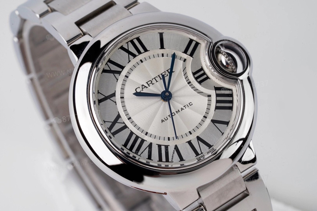 Gerçek-replika karşılaştırması: AF Factory Cartier Ballon Bleu 33 mm pembe kadran 076 orijinal mekanizma bir bakışta ele verir mi? — 8. fotoğraf