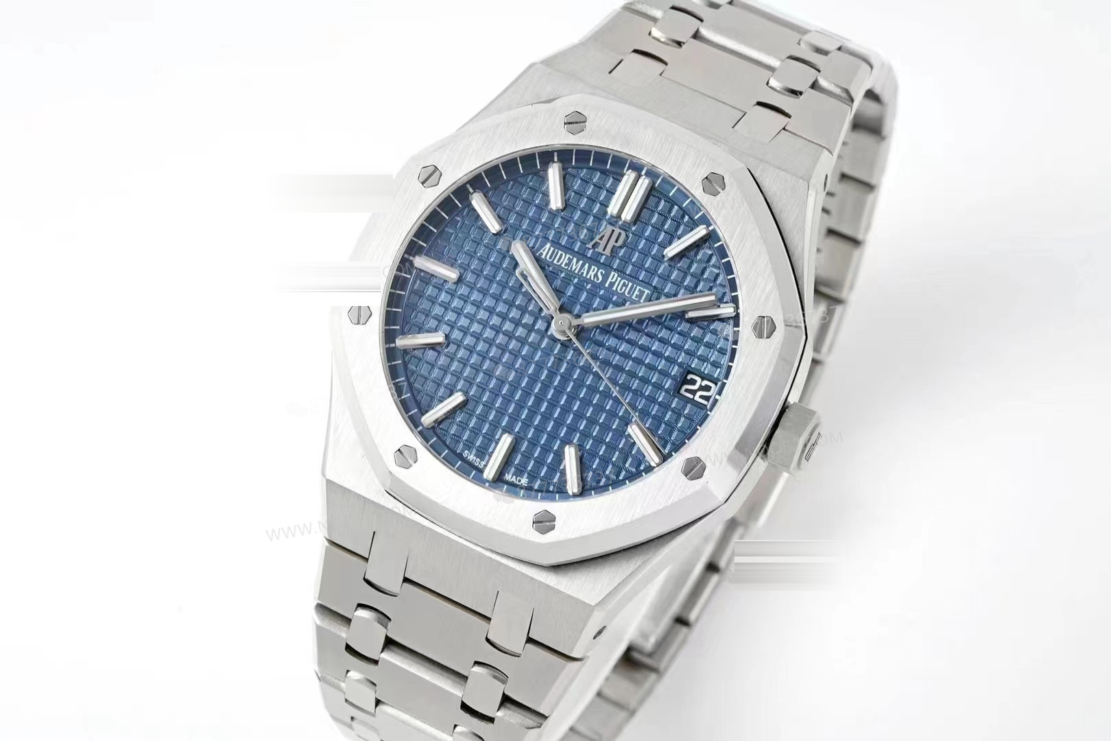 Gerçek-replika karşılaştırması: APS Factory Audemars Piguet Royal Oak 15500'ün yükseltilmiş 4302 entegre mekanizmasının işçiliği nasıl? — 21. fotoğraf