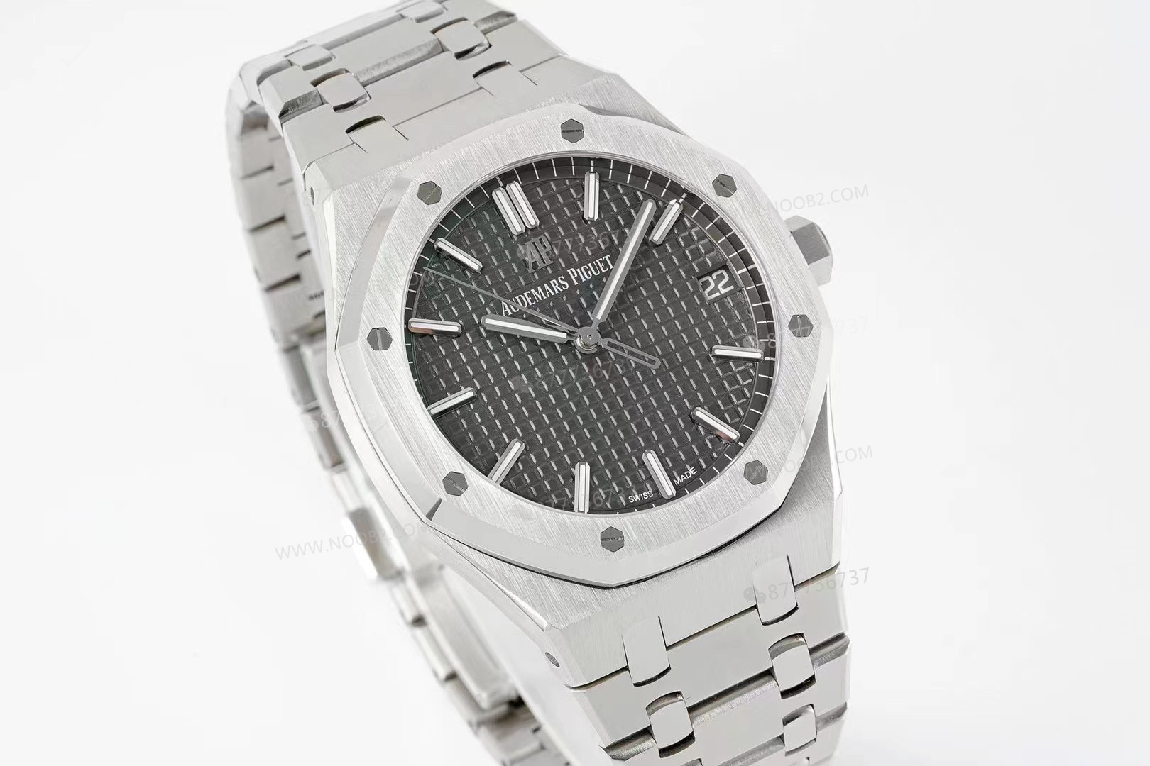 Gerçek-replika karşılaştırması: APS Factory Audemars Piguet Royal Oak 15500'ün yükseltilmiş 4302 entegre mekanizmasının işçiliği nasıl? — 25. fotoğraf