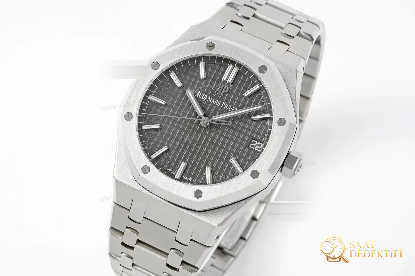 Réel ou réplique : APS Factory Audemars Piguet Royal Oak 15500