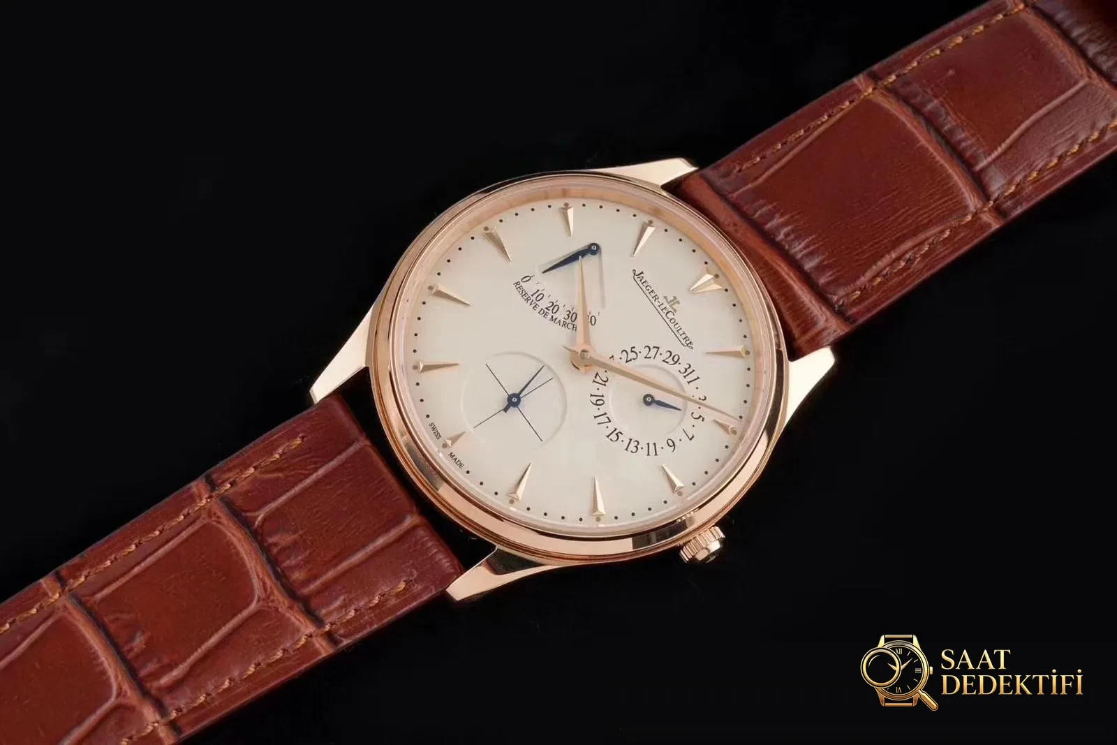 Gerçek-replika karşılaştırması: AZ Factory Joker — Jaeger-LeCoultre Master serisi 1378420 saat - Kordon Bakla Esnekliği ve Pim Yuvaları