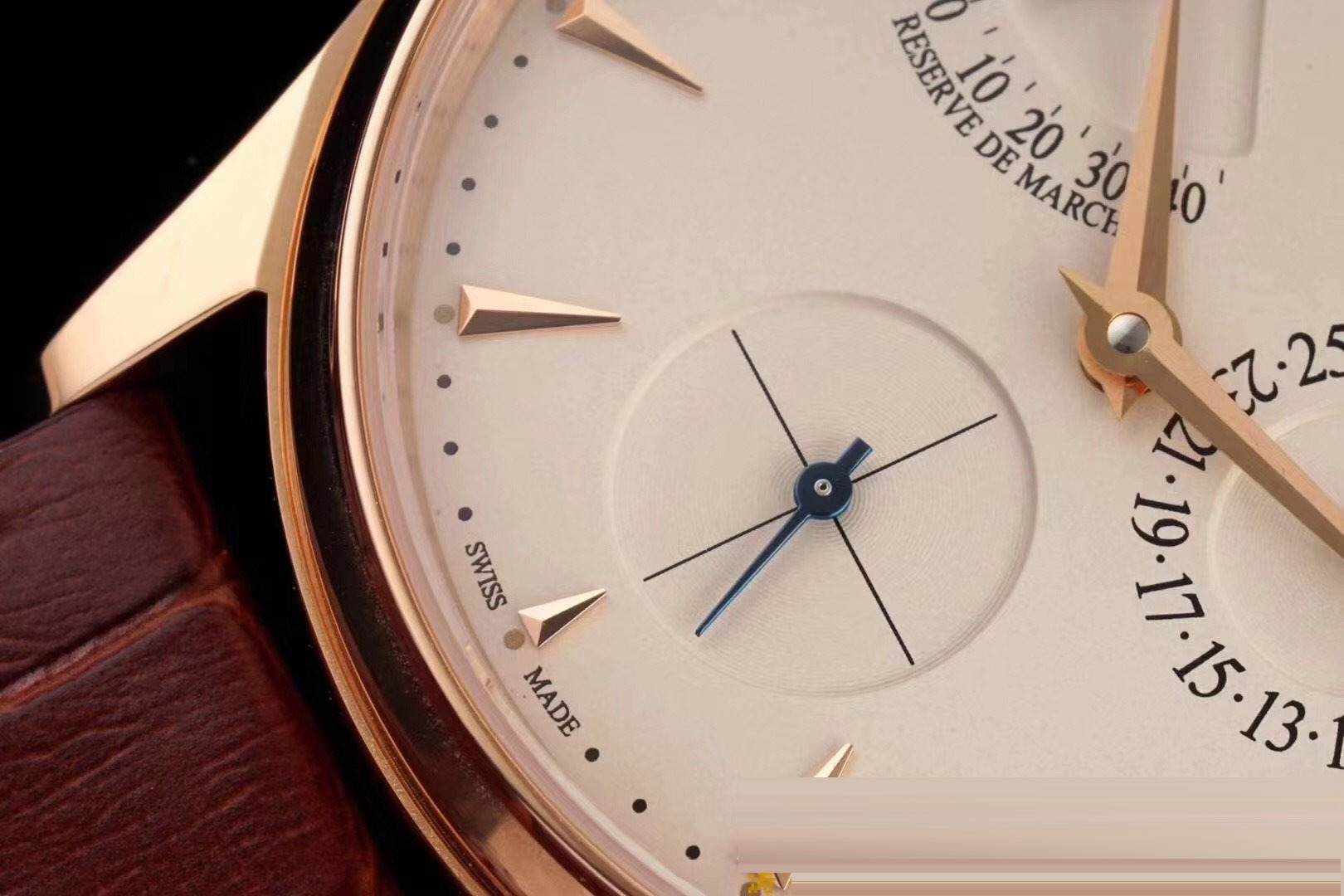 Gerçek-replika karşılaştırması: AZ Factory Joker — Jaeger-LeCoultre Master serisi 1378420 saat — 42. fotoğraf