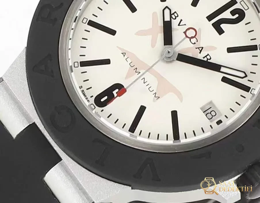 Gerçek-replika karşılaştırması: BVF Factory Bulgari 103539 STEVE AOKI iş birliği üç renk ok - Bilezik Bakla Ayrımı ve Pim Yapısı