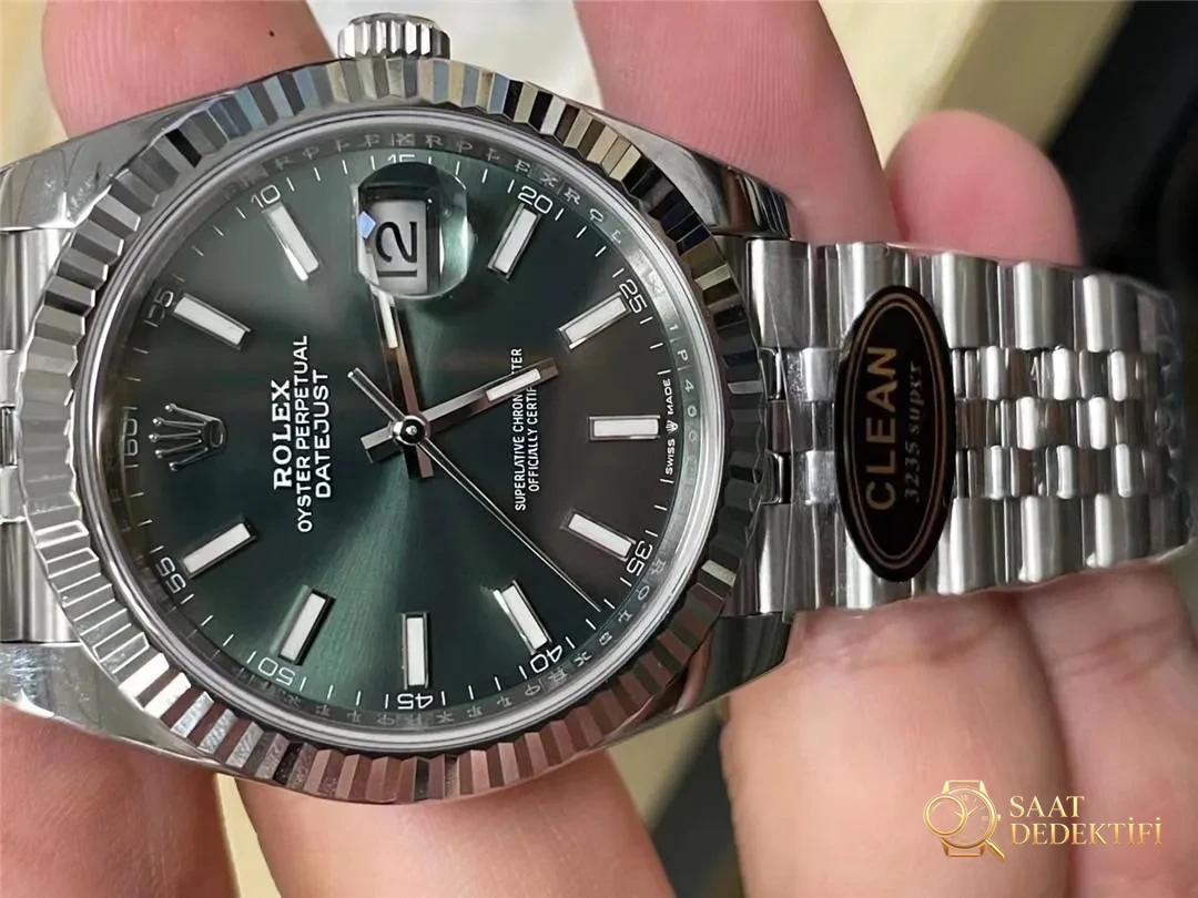 Gerçek-replika karşılaştırması: Clean Rolex Datejust nane yeşili kadran ilk bakışta replika belli olur mu? - Arka Kapak ve Mekanizma Detayı