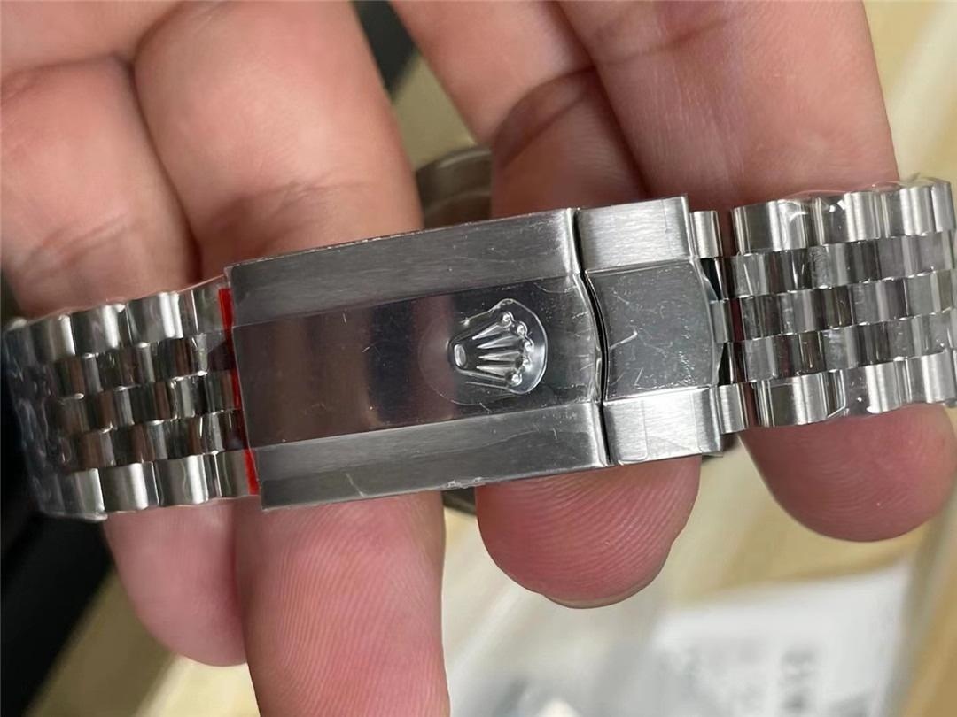 Gerçek-replika karşılaştırması: Clean Rolex Datejust nane yeşili kadran ilk bakışta replika belli olur mu? — 8. fotoğraf