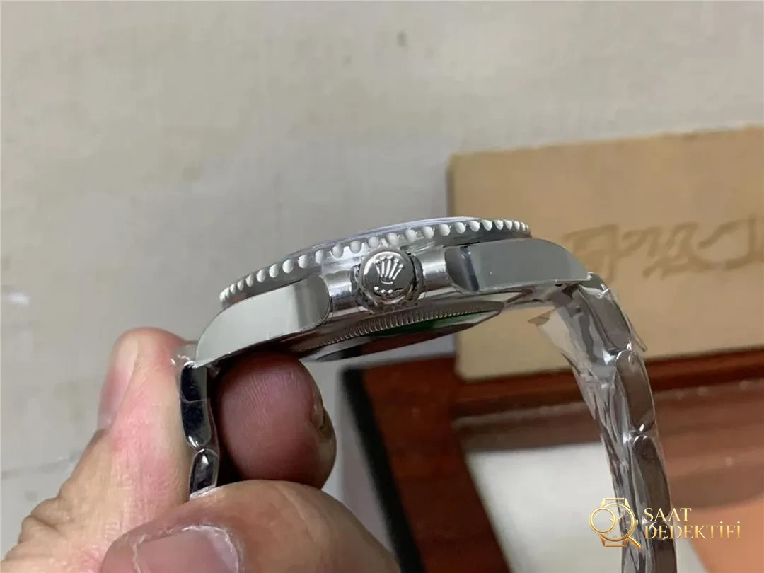 Gerçek-replika karşılaştırması: Clean Rolex GMT Sprite bezel Dandong 3285 mekanizması orijinaline uygun mu? - Kasa Çeliği ve Polisaj Kalitesi