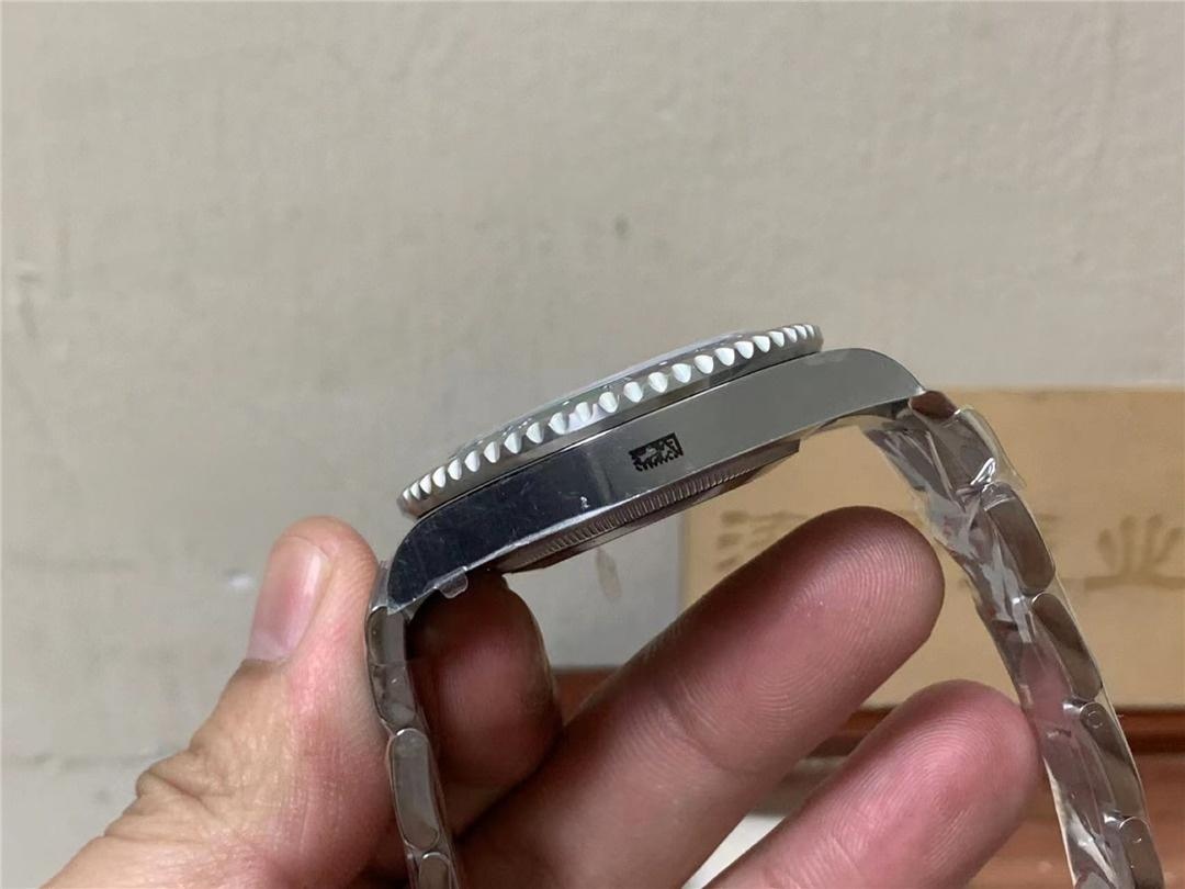 Gerçek-replika karşılaştırması: Clean Rolex GMT Sprite bezel Dandong 3285 mekanizması orijinaline uygun mu? — 14. fotoğraf