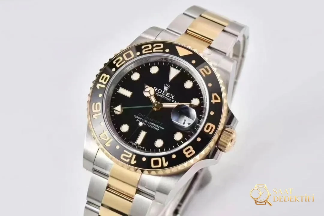 Gerçek-replika karşılaştırması: Clean Rolex iki renk (çelik-altın) GMT-Master 116713 replika saat - Yan Profil ve Kordon Bağlantısı