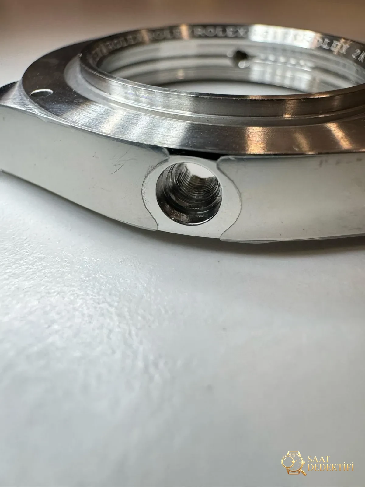 Gerçek-replika karşılaştırması: Clean Rolex tek kırmızı Sea-Dweller 126600 - Mekanizma Zemberek ve Balans Detayı