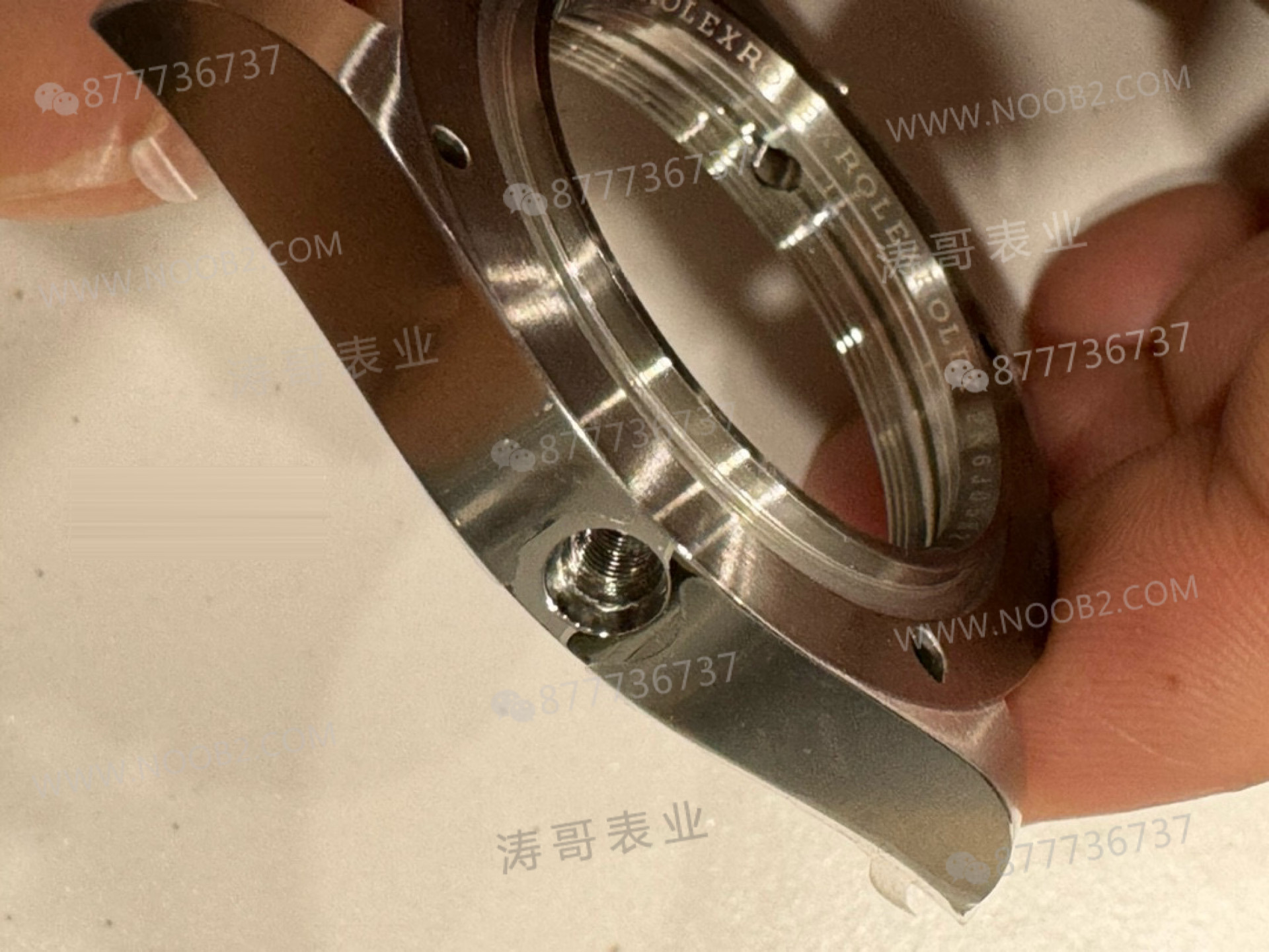 Gerçek-replika karşılaştırması: Clean Rolex tek kırmızı Sea-Dweller 126600 — 11. fotoğraf
