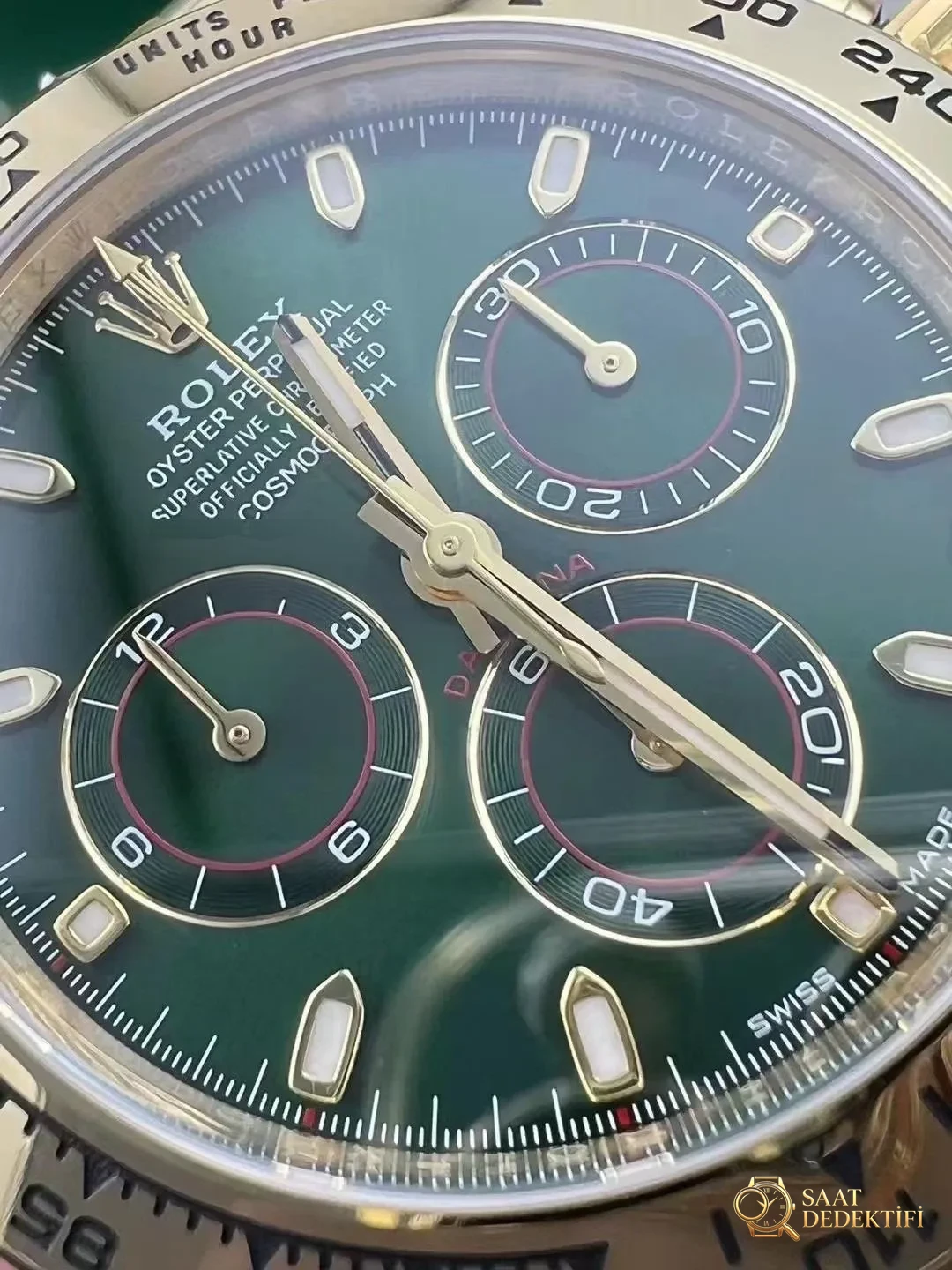 Gerçek-replika karşılaştırması: Clean Rolex yeşil-altın Daytona - Kasa Profili ve Kurma Kolu İncelemesi
