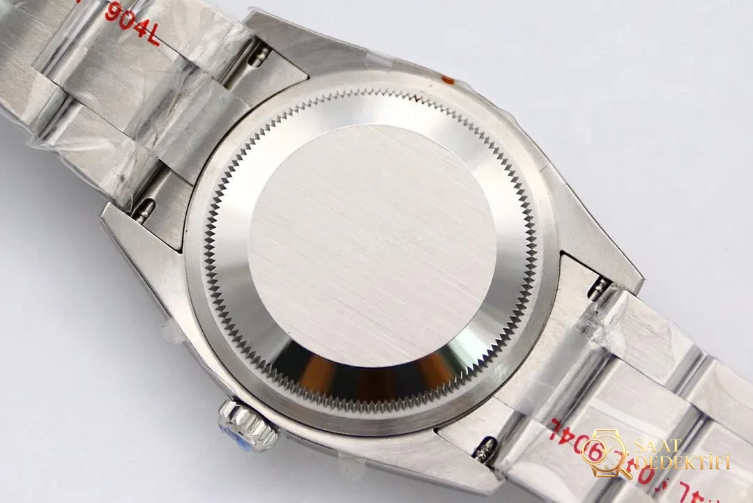 Gerçek-replika karşılaştırması: EW Factory Rolex Oyster Perpetual 36 MM replika saat incelemesi - Fosfor ve Super-LumiNova Gece Görünümü
