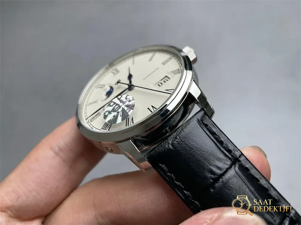 Gerçek-Replika Karşılaştırması: GL Factory Glashütte Senator Büyük Tarih Gerçek Ay Evreli Replika Saat - Tepe Koruması ve Ayar Fonksiyonu