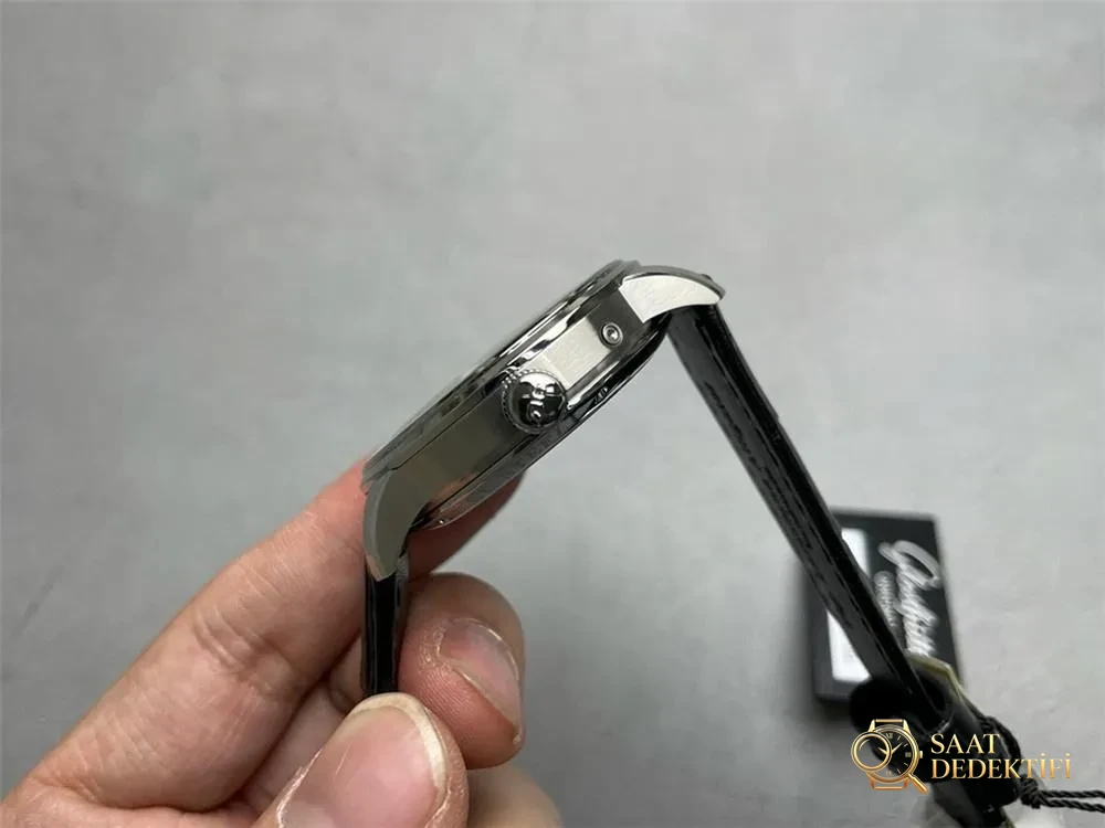 Gerçek-Replika Karşılaştırması: GL Factory Glashütte Senator Büyük Tarih Gerçek Ay Evreli Replika Saat - Toka İçi Mikro Ayar Mekanizması