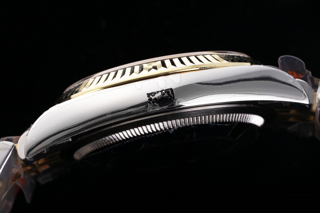 Gerçek-replika karşılaştırması: GM Factory Rolex Datejust 36 mm beş sıralı bilezik, 3235 tek parça mekanizma V3 versiyon, altın kaplama seri orijinal ile inceleme — 14. fotoğraf