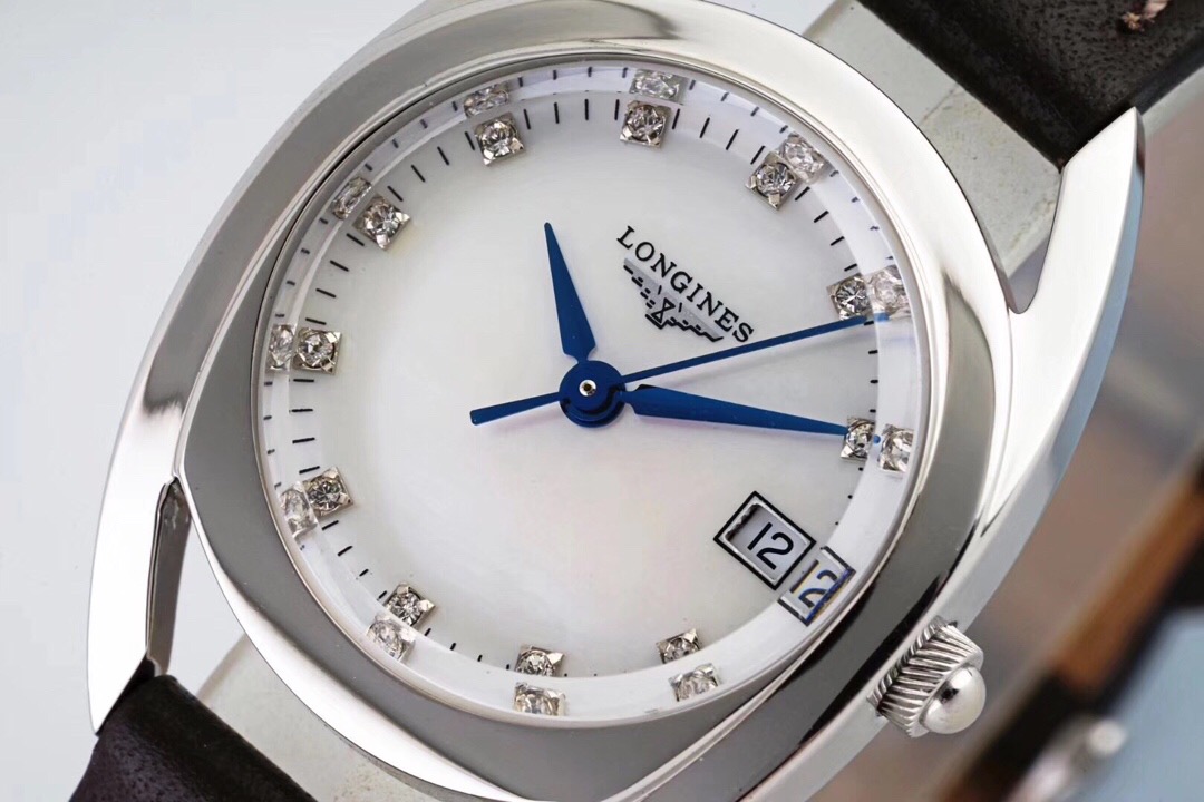 Gerçek-Replika Karşılaştırması: GS Factory Longines Equestrian Serisi Kadın Replika Saat, İsviçre Orijinal 152 Mekanizma — 2. fotoğraf