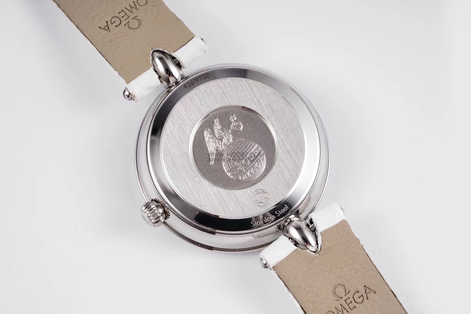 Gerçek-replika karşılaştırması: GS Factory Omega De Ville serisi 424.13.27.60.55.001 replika kadın kol saati 27.4 mm İsviçre menşeli kuvars — 21. fotoğraf