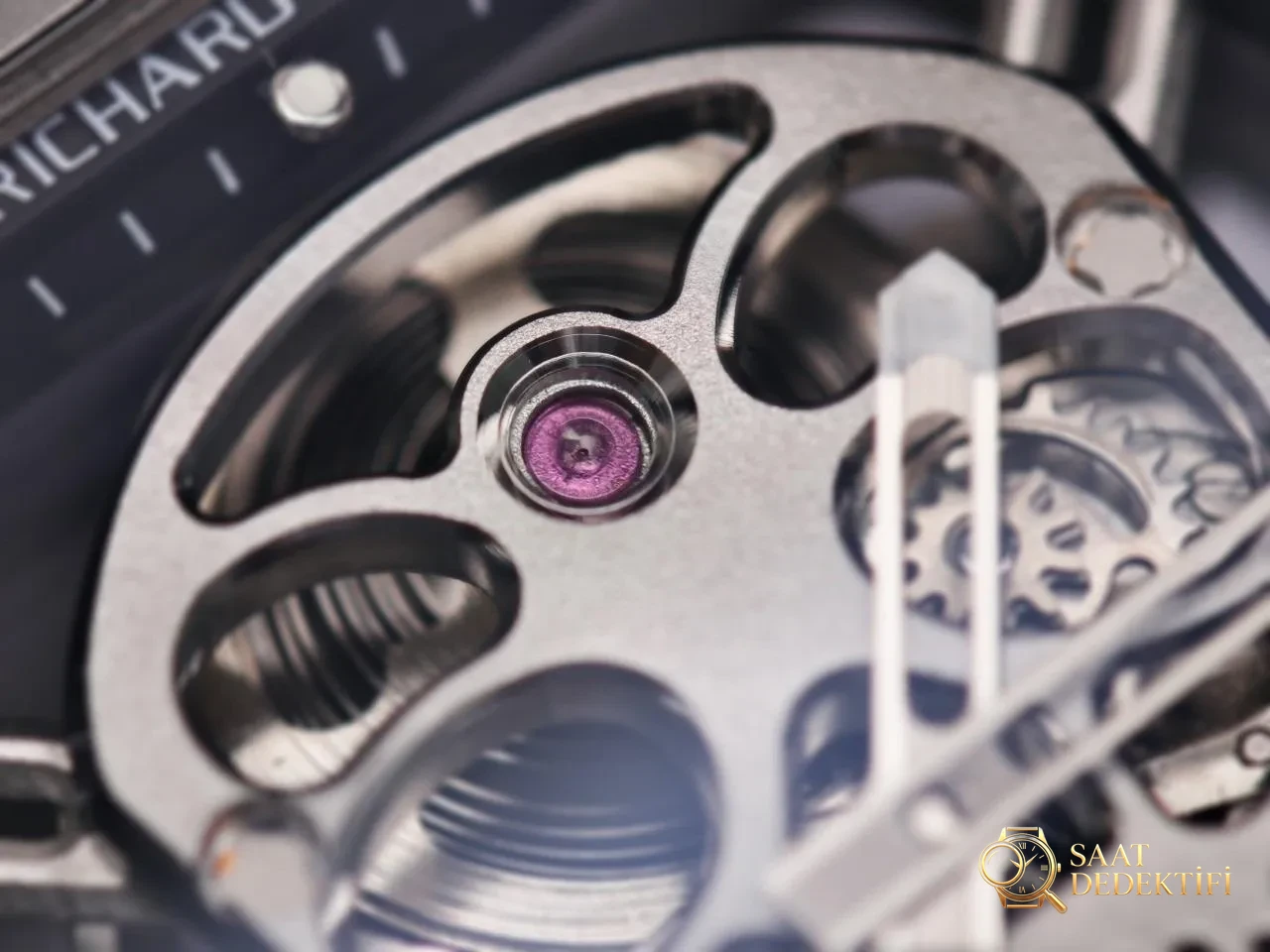 Gerçek-replika karşılaştırması: JB Factory Richard Mille RM52-01 gerçek tourbillon kol saatini nereden alabilirim? - Toka İçi Mikro Ayar Mekanizması