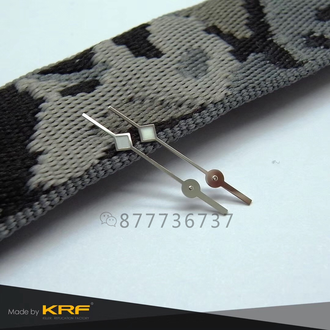 Gerçek-replika karşılaştırması: KRF Factory V3 Tudor Black Bay 79500 küçük patates güncellenmiş versiyon replika saat ile orijinalin karşılaştırması — 5. fotoğraf