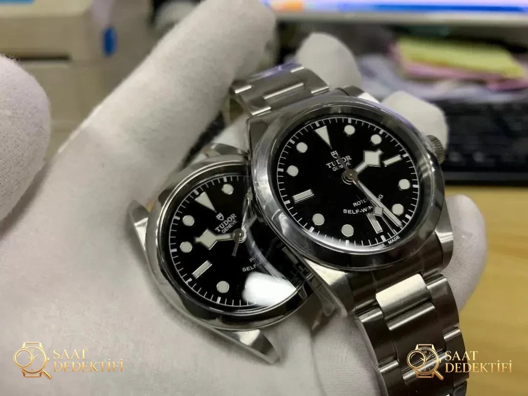 Gerçek-replika karşılaştırması: KRF Factory V3 Tudor Black Bay 79500 küçük patates güncellenmiş versiyon replika saat ile orijinalin karşılaştırması - Yan Profil ve Kordon Bağlantısı