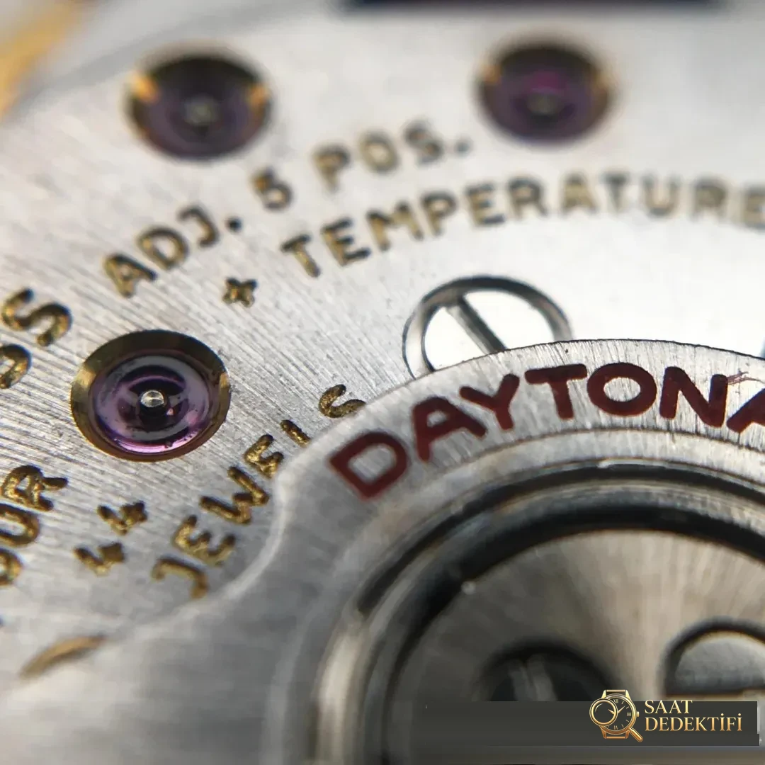 Gerçek-replika karşılaştırması: N Factory Rolex Daytona V3 sürümü 4130 mekanizması orijinalinden nasıl ayırt edilir? - Cam Yansıma Önleyici (AR) Kaplama