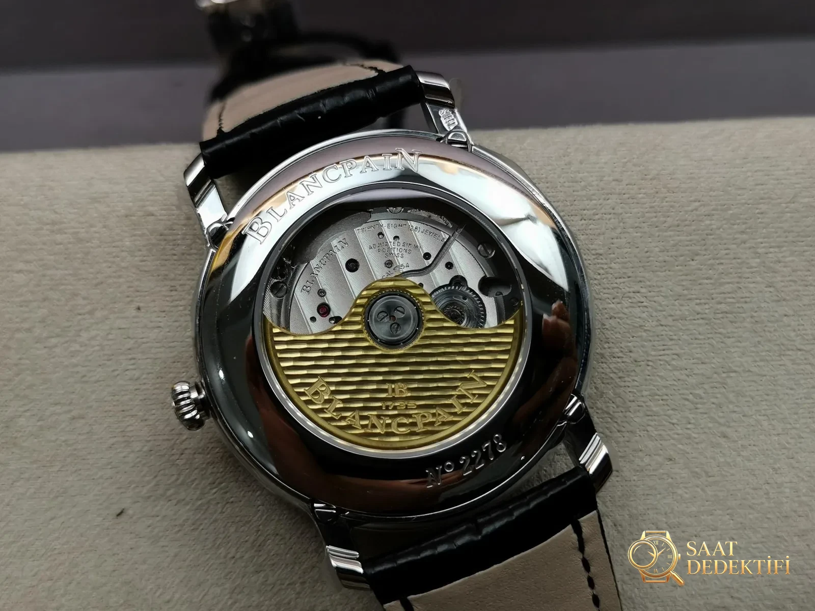 Gerçek-replika karşılaştırması: OM Factory V3 versiyonu Blancpain 6654 tam takvim ay evreli replika saat - Bilekte Duruş ve Kasa Orantısı