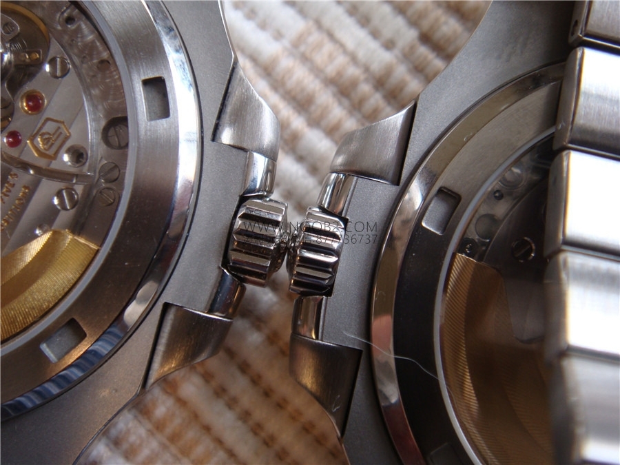 Gerçek-replika karşılaştırması: PPF Factory beyaz kadranlı Nautilus V2 versiyon replika saatin orijinal Patek Philippe 5711 mavi kadranlı ile karşılaştırma incelemesi — 24. fotoğraf