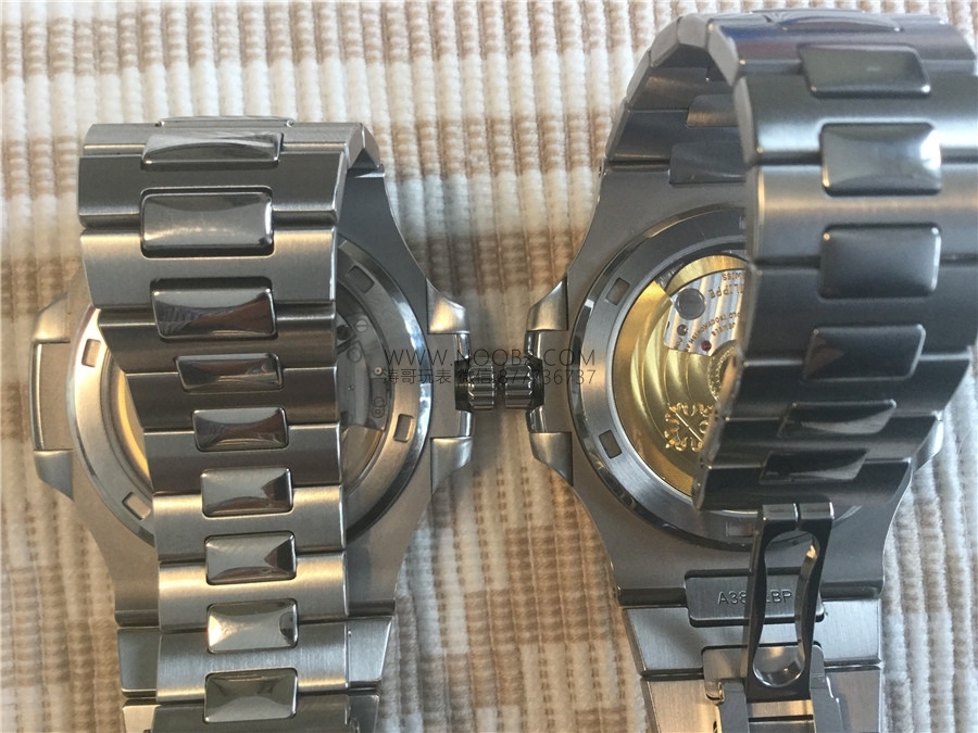 Gerçek-replika karşılaştırması: PPF Factory beyaz kadranlı Nautilus V2 versiyon replika saatin orijinal Patek Philippe 5711 mavi kadranlı ile karşılaştırma incelemesi — 26. fotoğraf
