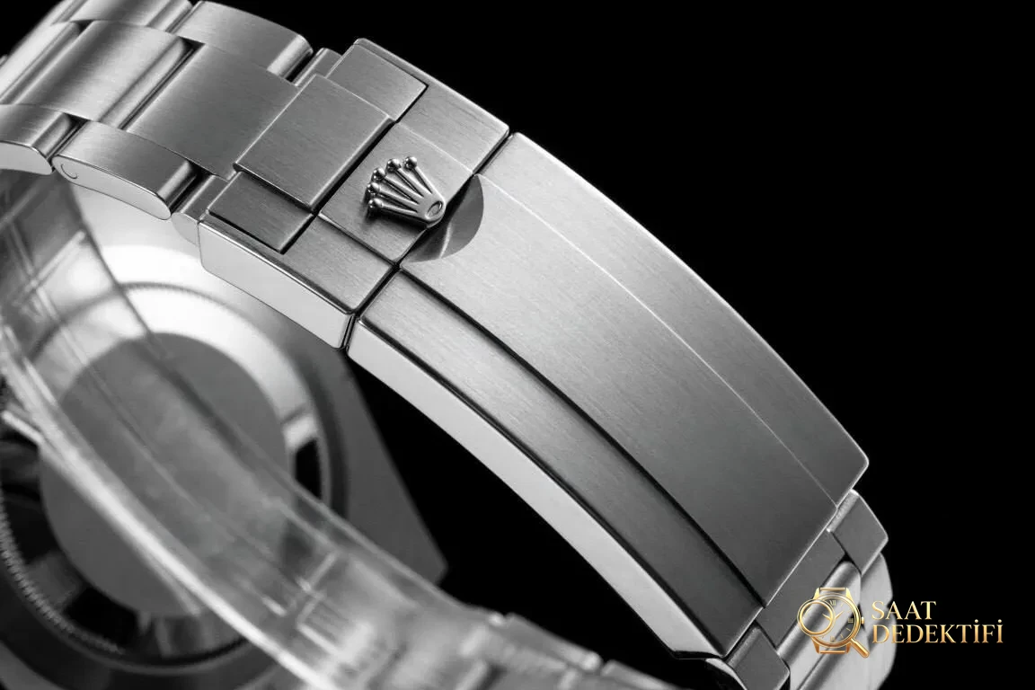 Gerçek-replika karşılaştırması: RF Factory Rolex yeni siyah Submariner