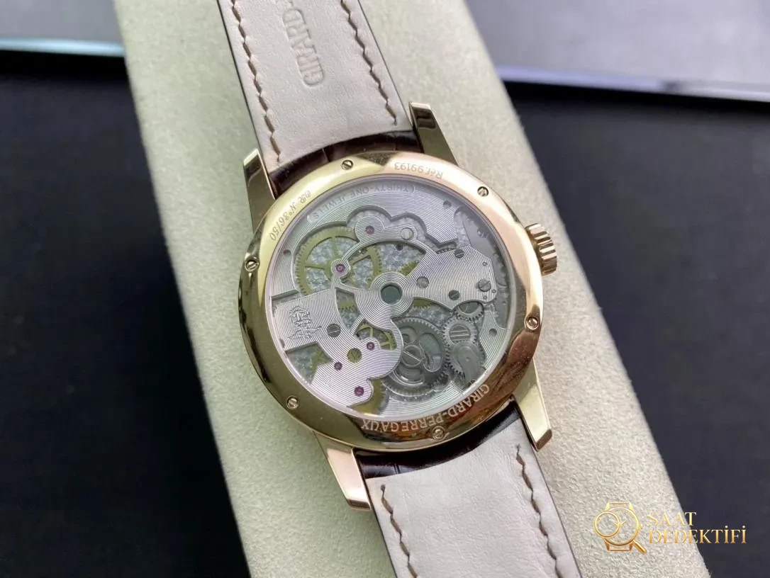 Gerçek-replika karşılaştırması: RM Factory Girard-Perregaux Bridges 99193 tourbillon replika saat incelemesi - Bilezik Bakla Ayrımı ve Pim Yapısı