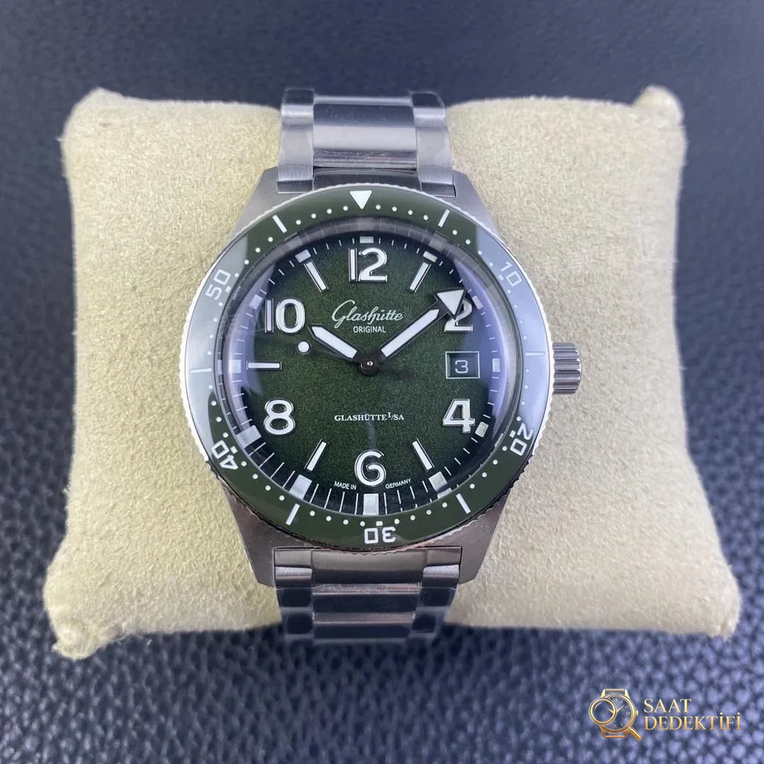Gerçek-replika karşılaştırması: RXW Factory Glashütte Original açılım serisi, İsviçre SW200 mekanizmalı - Genel Açı ve Estetik Duruş