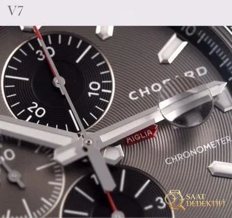 Gerçek-replika karşılaştırması: V7 Factory Chopard Classic Racing serisi 168571-3004 kronograf saatin işçiliği iyi mi? - Makro Mekanizma Köprüleri ve Cenevre Çizgileri