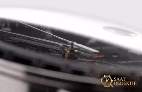 Gerçek-replika karşılaştırması: V7 Factory Chopard Classic Racing serisi 168571-3004 kronograf saatin işçiliği iyi mi? - Balans Çarkı ve Zemberek Aksamı