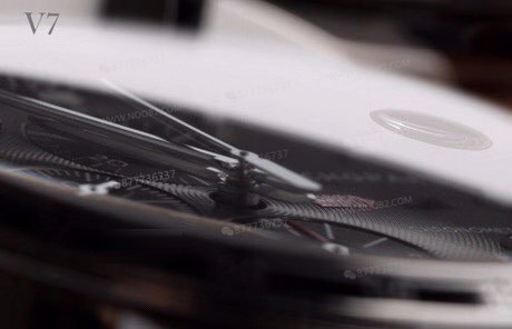 Gerçek-replika karşılaştırması: V7 Factory Chopard Classic Racing serisi 168571-3004 kronograf saatin işçiliği iyi mi? — 27. fotoğraf